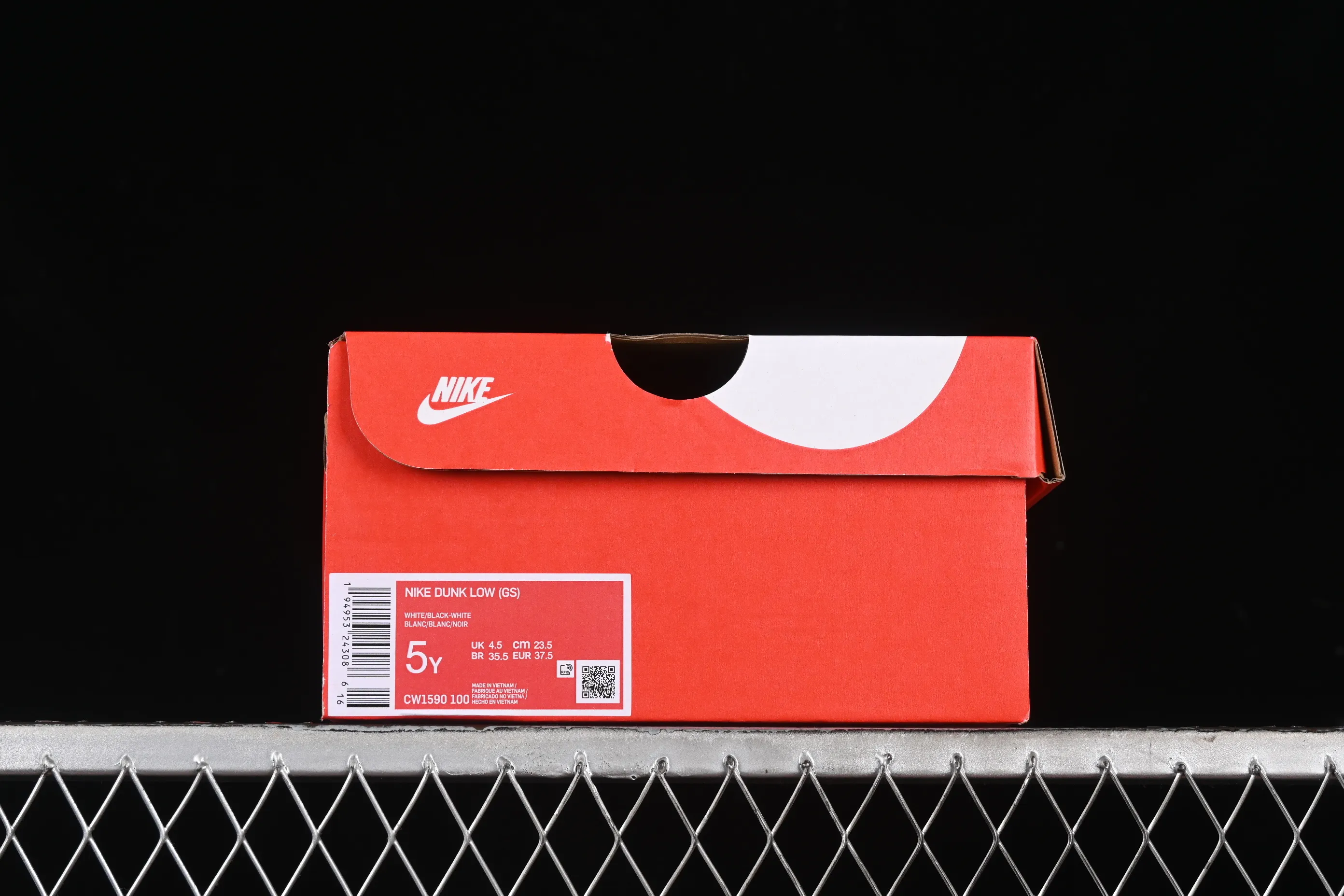 All categories Nk SB Dunk series Nk SB Dunk Low low-top sneakers Nk SB Dunk Low black and pink low-top casual sneakers CW1590-100
